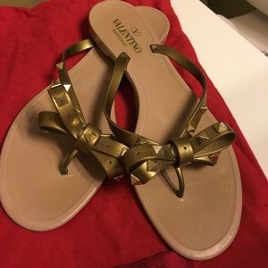 Valentino Garavani Rockstud Flipflops